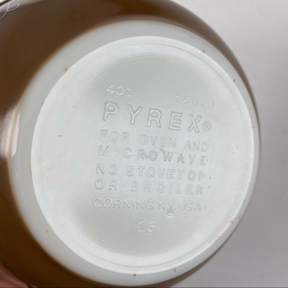 Vintage PYREX••Woodland mixing bowl set of three - Picture 2 of 16